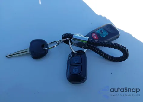 2011 Hyundai Elantra Gls (Ulsan Plant) from USA, damaged, VIN KMHDH4AE2BU105223